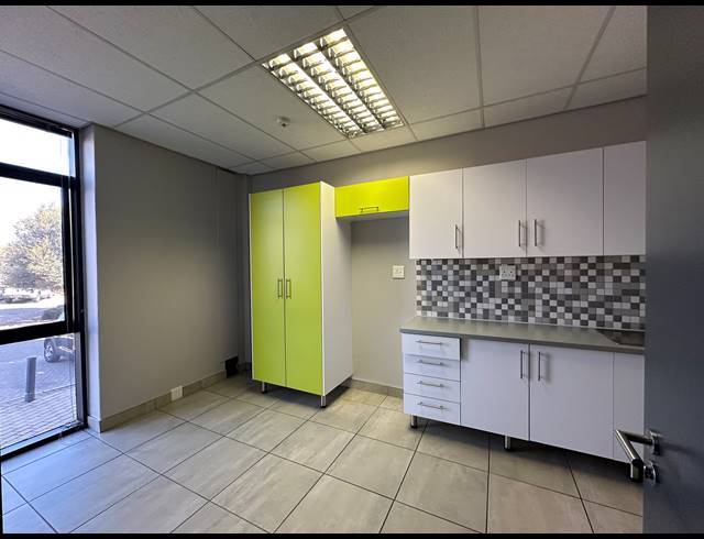 220.40M² OFFICE TO LET IN IRENE